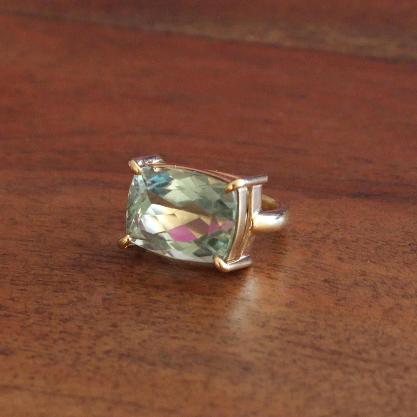 Anillo ventana prasiolita