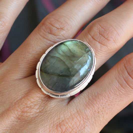 Anillo labradorita